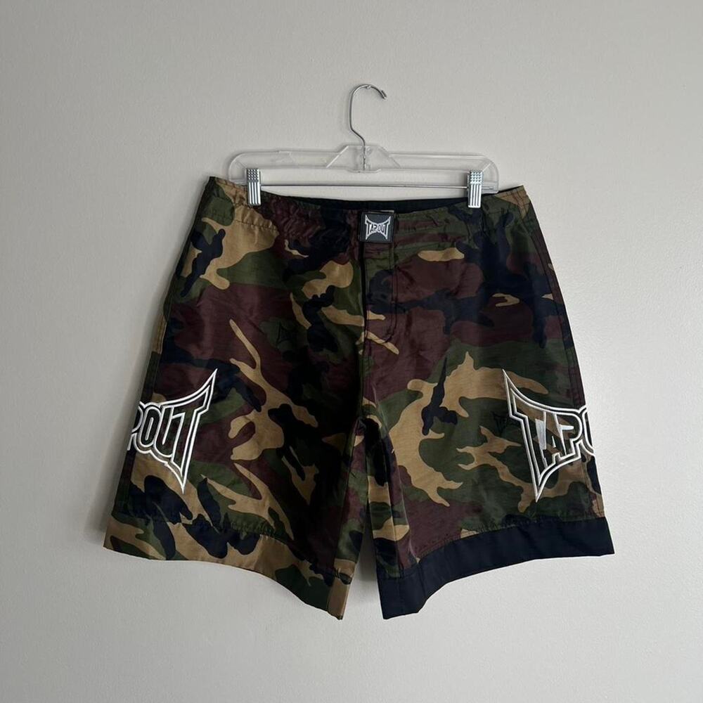 Tapout camouflage shorts size 32